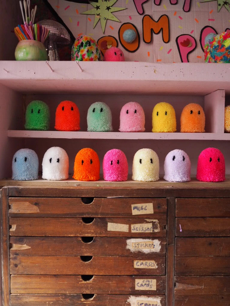 Ghost Garland Pom Pom Diy Kit - White and Neon Pink